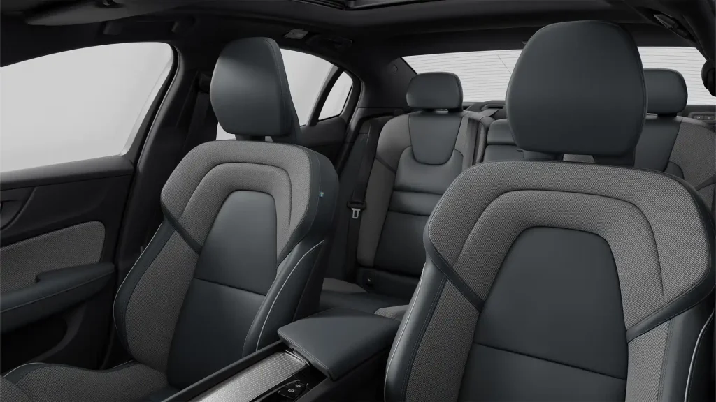 2025-Volvo-S60-26