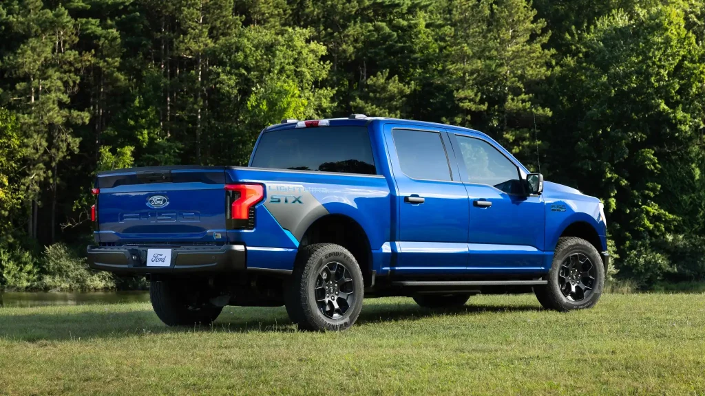 2026-Ford-F-150-Lightnin-STX-2