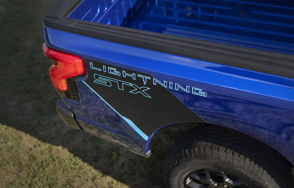 2026-Ford-F-150-Lightnin-STX-21