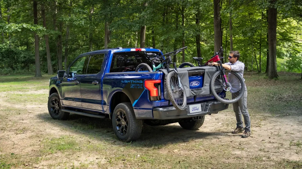 2026-Ford-F-150-Lightnin-STX-6