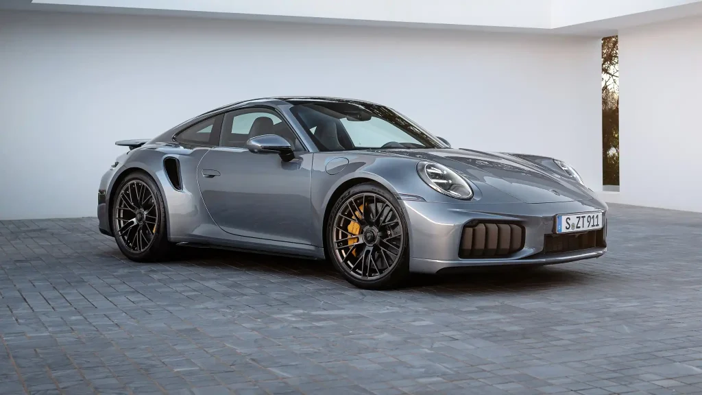 2026-Porsche-911-Turbo-2