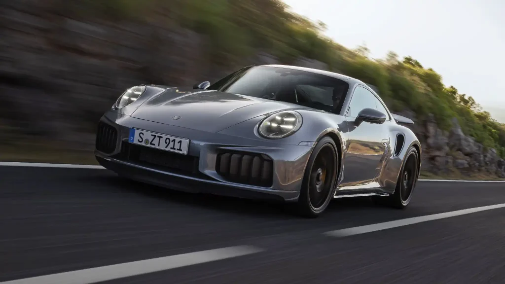 2026-Porsche-911-Turbo-23
