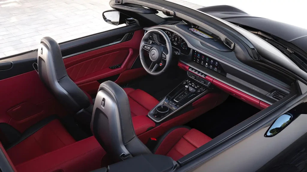 2026-Porsche-911-Turbo-28