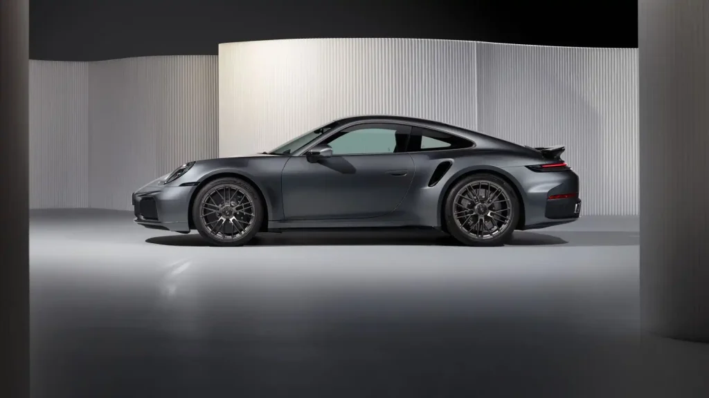 2026-Porsche-911-Turbo-3