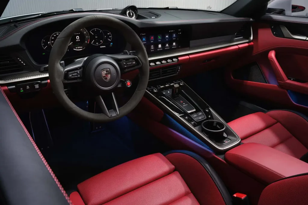 2026-Porsche-911-Turbo-37