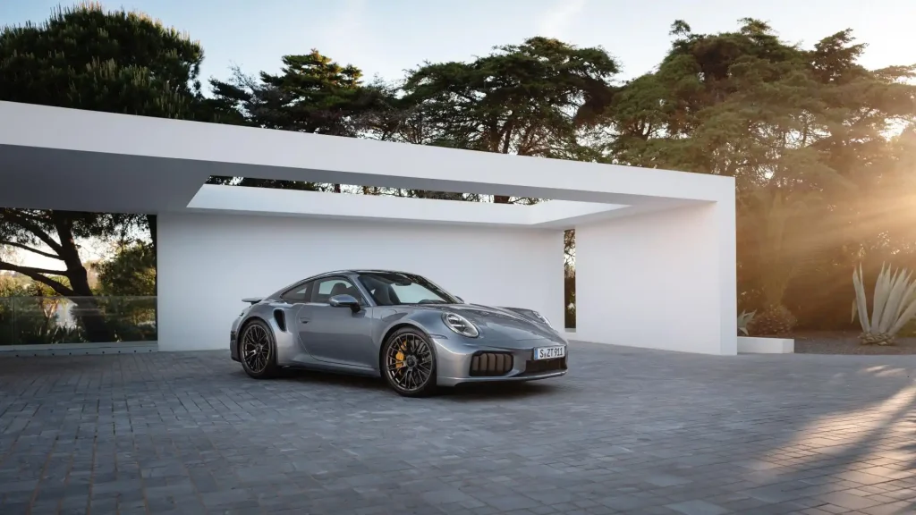 2026-Porsche-911-Turbo-5