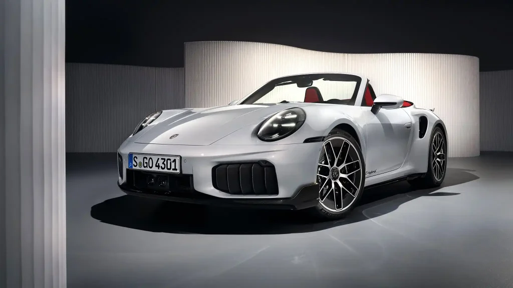 2026-Porsche-911-Turbo-8