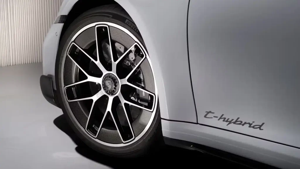 2026-Porsche-911-Turbo-S-4