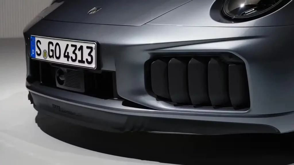 2026-Porsche-911-Turbo-S-7