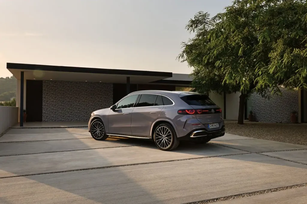2027-Mercedes-Benz-GLC-Class-EV-28