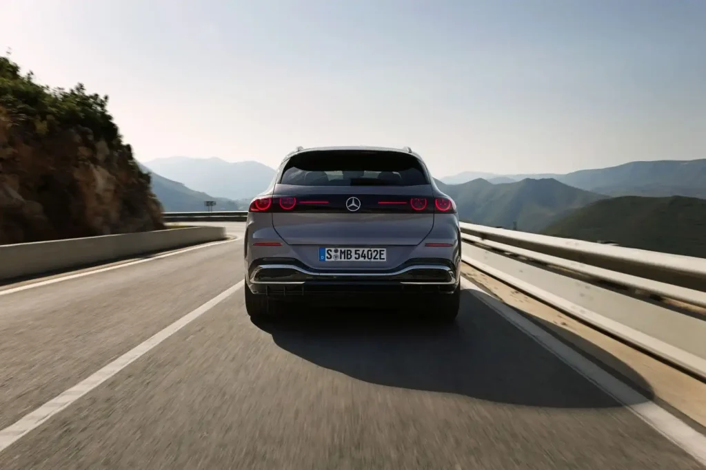 2027-Mercedes-Benz-GLC-Class-EV-33