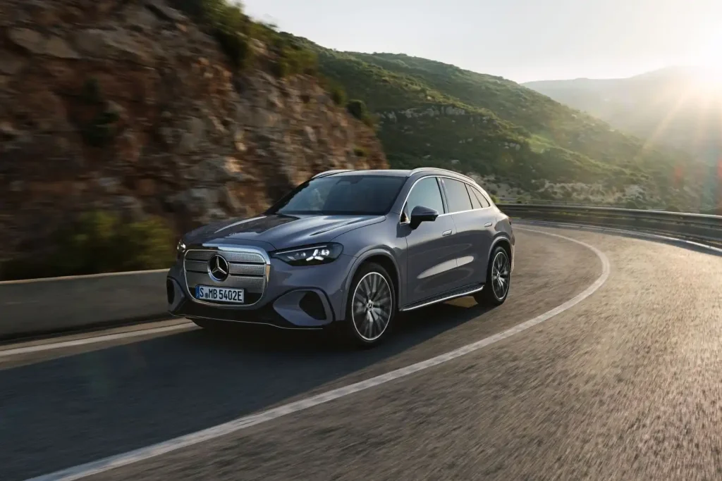 2027-Mercedes-Benz-GLC-Class-EV-35
