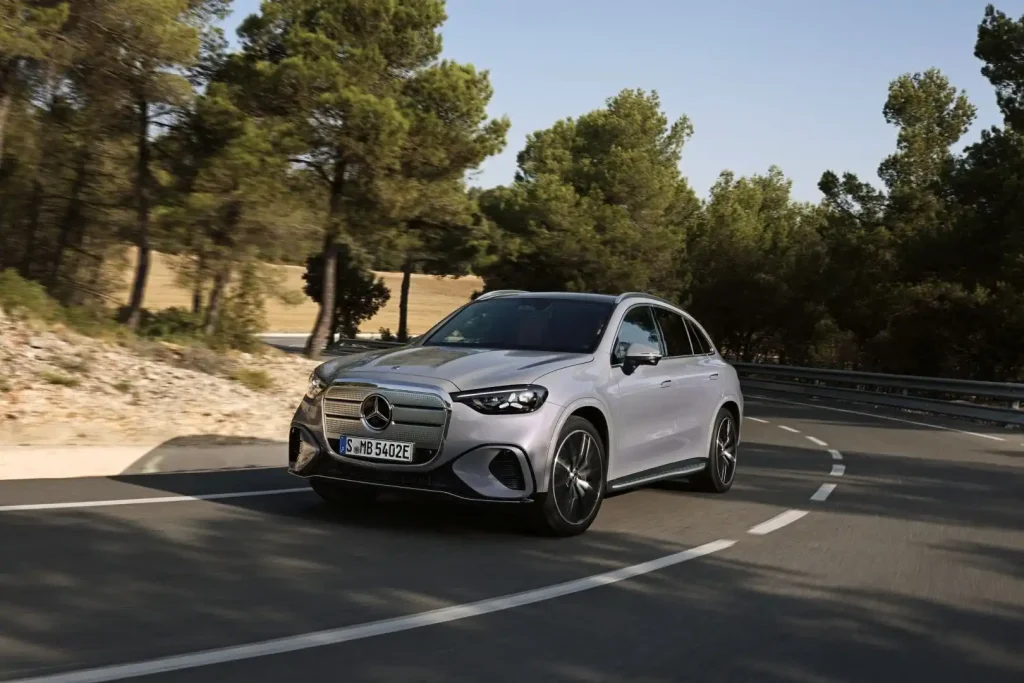 2027-Mercedes-Benz-GLC-Class-EV-36