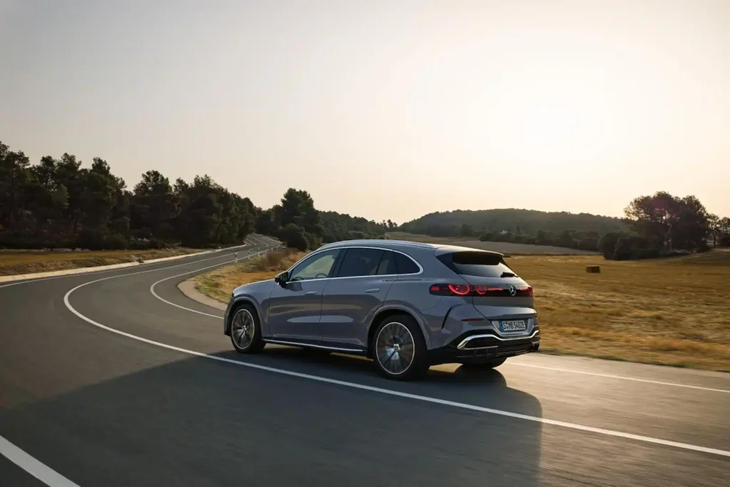 2027-Mercedes-Benz-GLC-Class-EV-37
