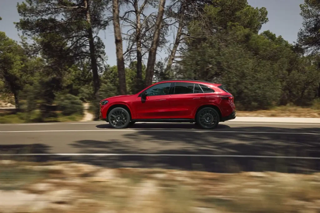 2027-Mercedes-Benz-GLC-Class-EV-45