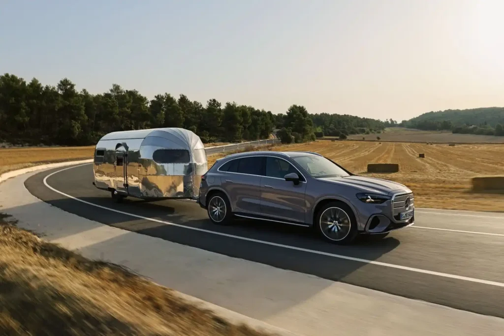 2027-Mercedes-Benz-GLC-Class-EV-46