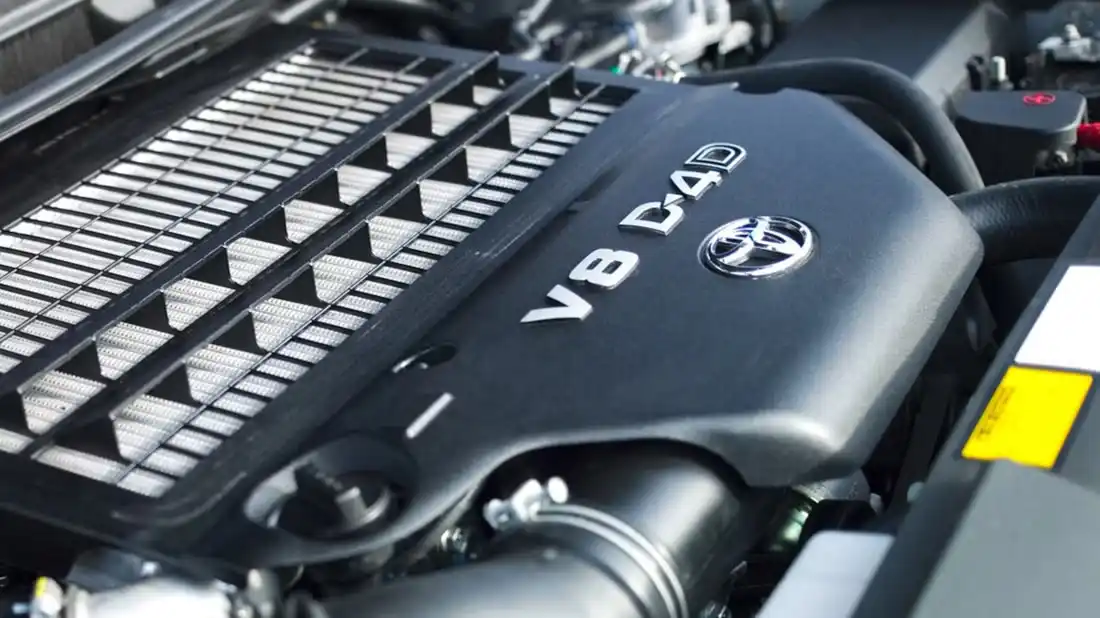 toyota-v8-d4d-engine-1
