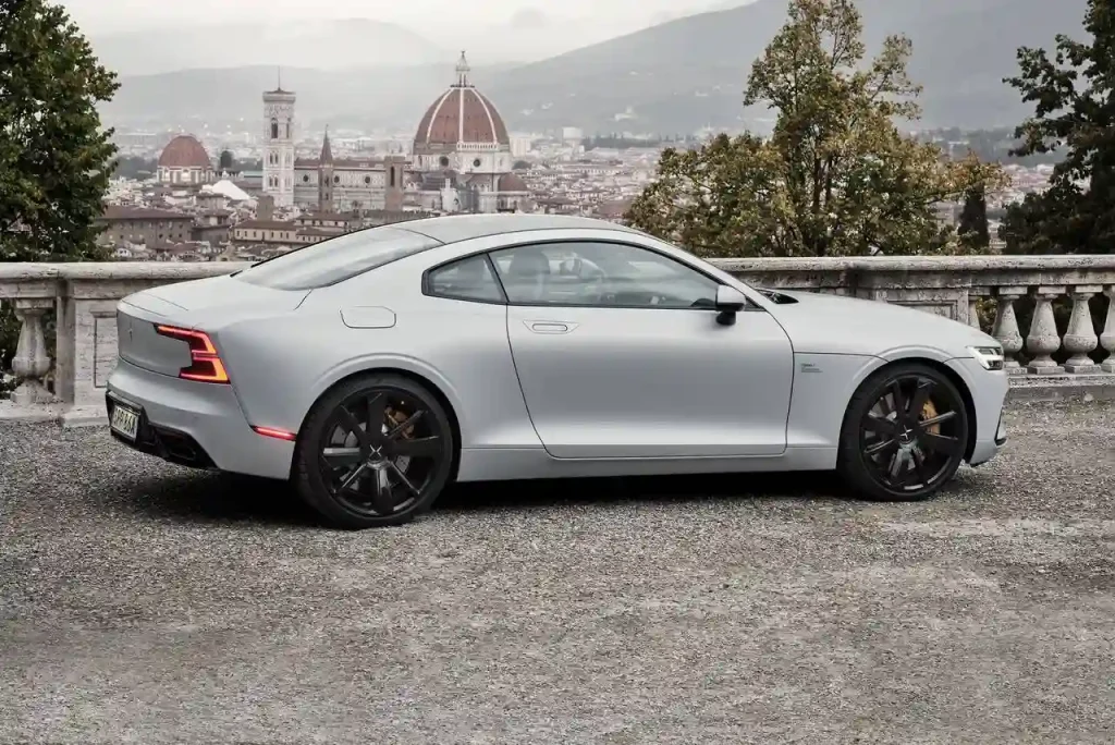 2021-Polestar-1-10