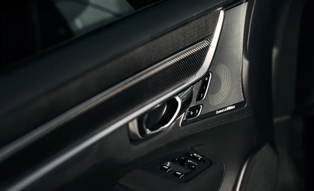 2021-Polestar-1-40
