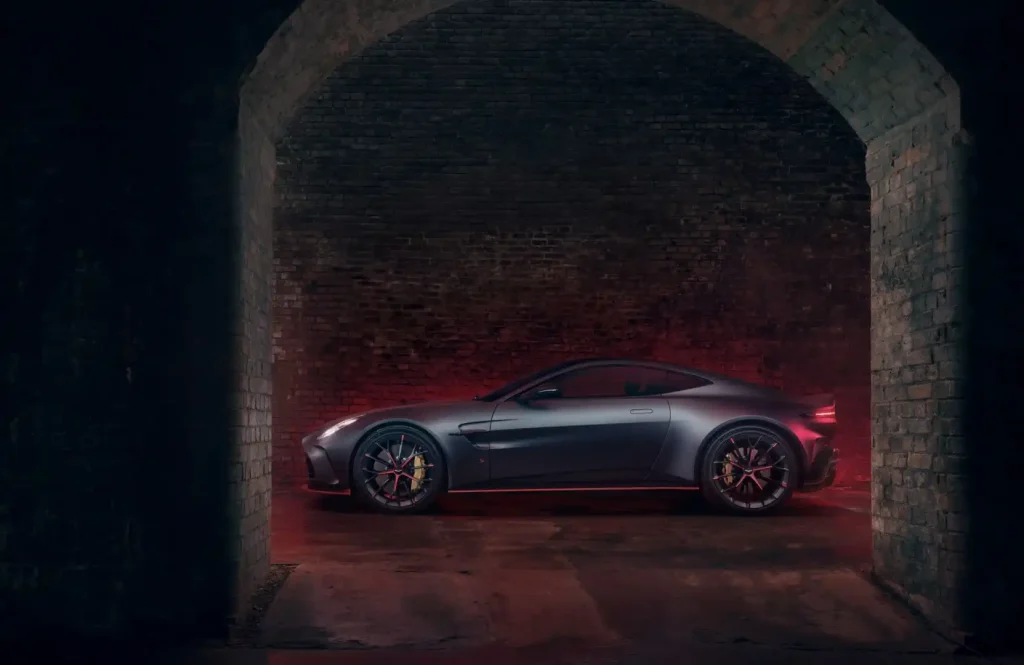 2025-Aston-Martin-Vantage-11