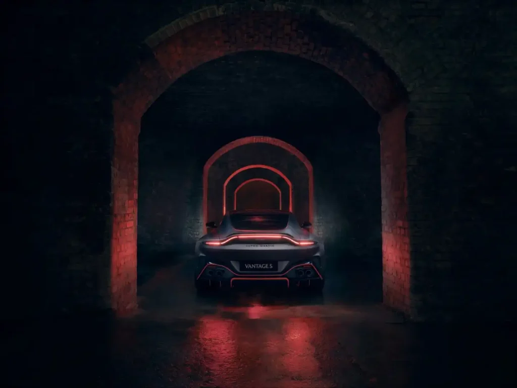 2025-Aston-Martin-Vantage-12