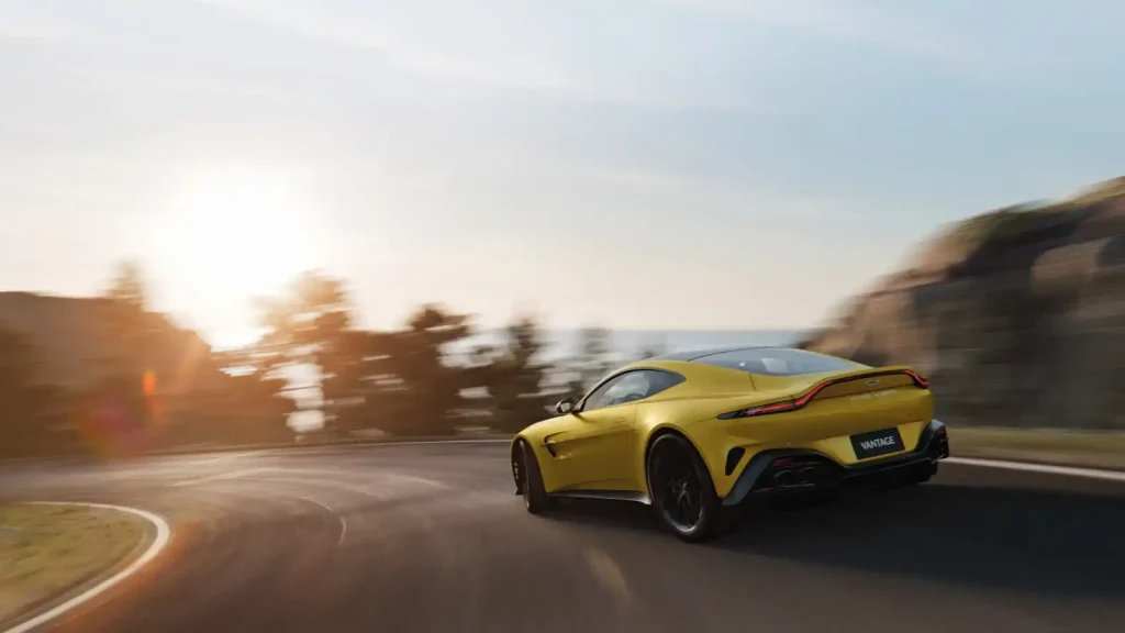 2025-Aston-Martin-Vantage-16