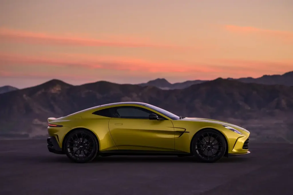 2025-Aston-Martin-Vantage-3