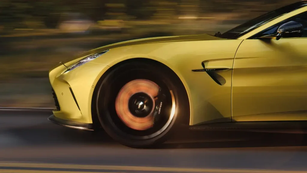 2025-Aston-Martin-Vantage-39