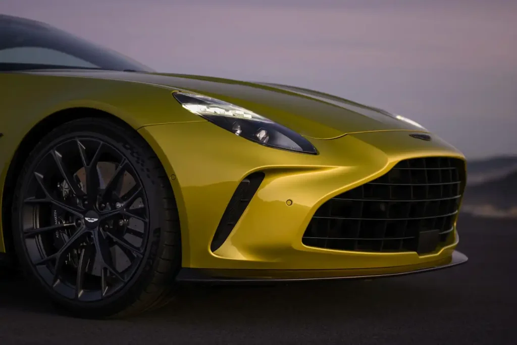 2025-Aston-Martin-Vantage-43