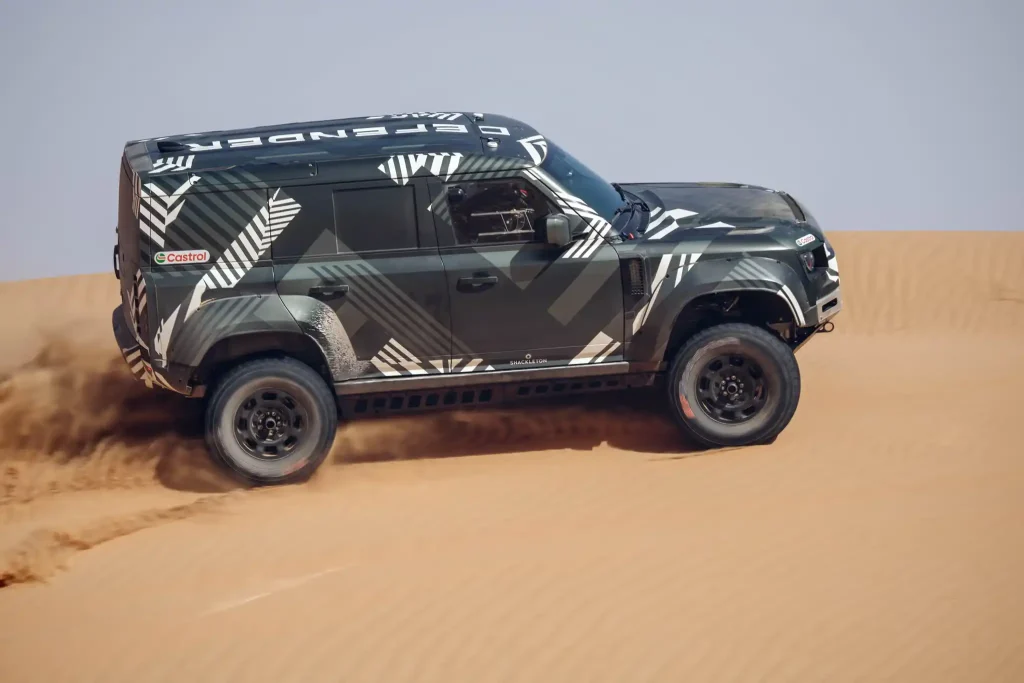 2025-land-rover-defender-d7x-r-3