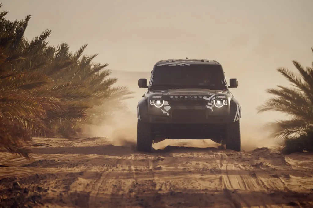 2025-land-rover-defender-d7x-r-4