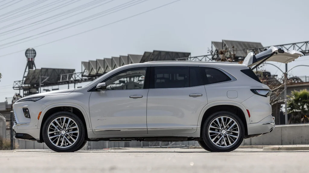 2026-Buick-Enclave-Exterior-10