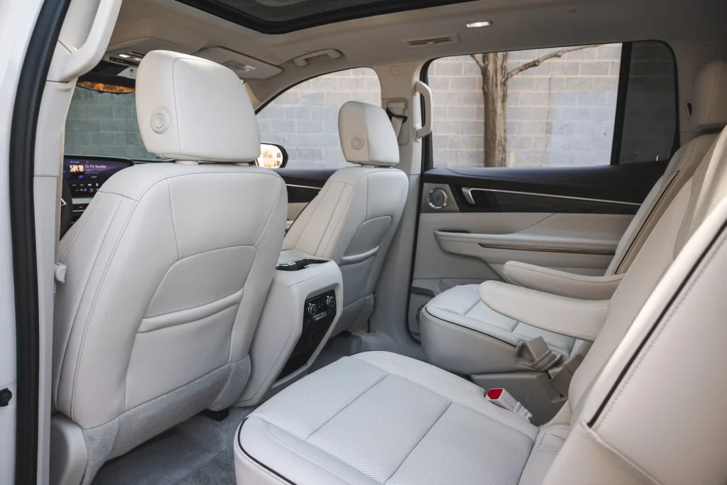 2026-Buick-Enclave-Interior-24