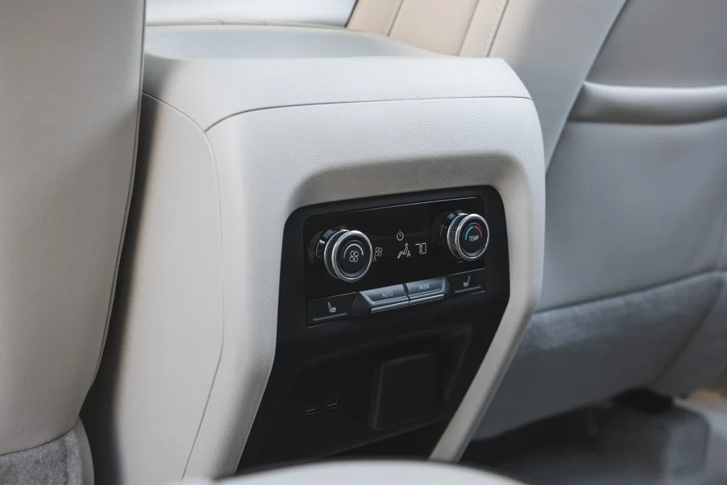 2026-Buick-Enclave-Interior-25