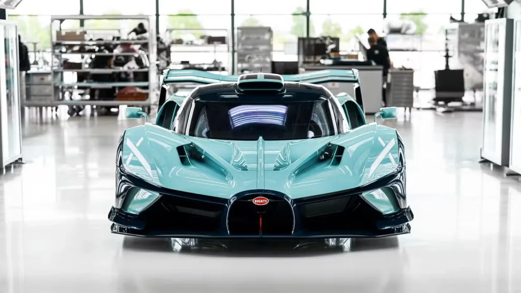 The-Final-Bugatti-Bolide-Leaves-the-Factory-3