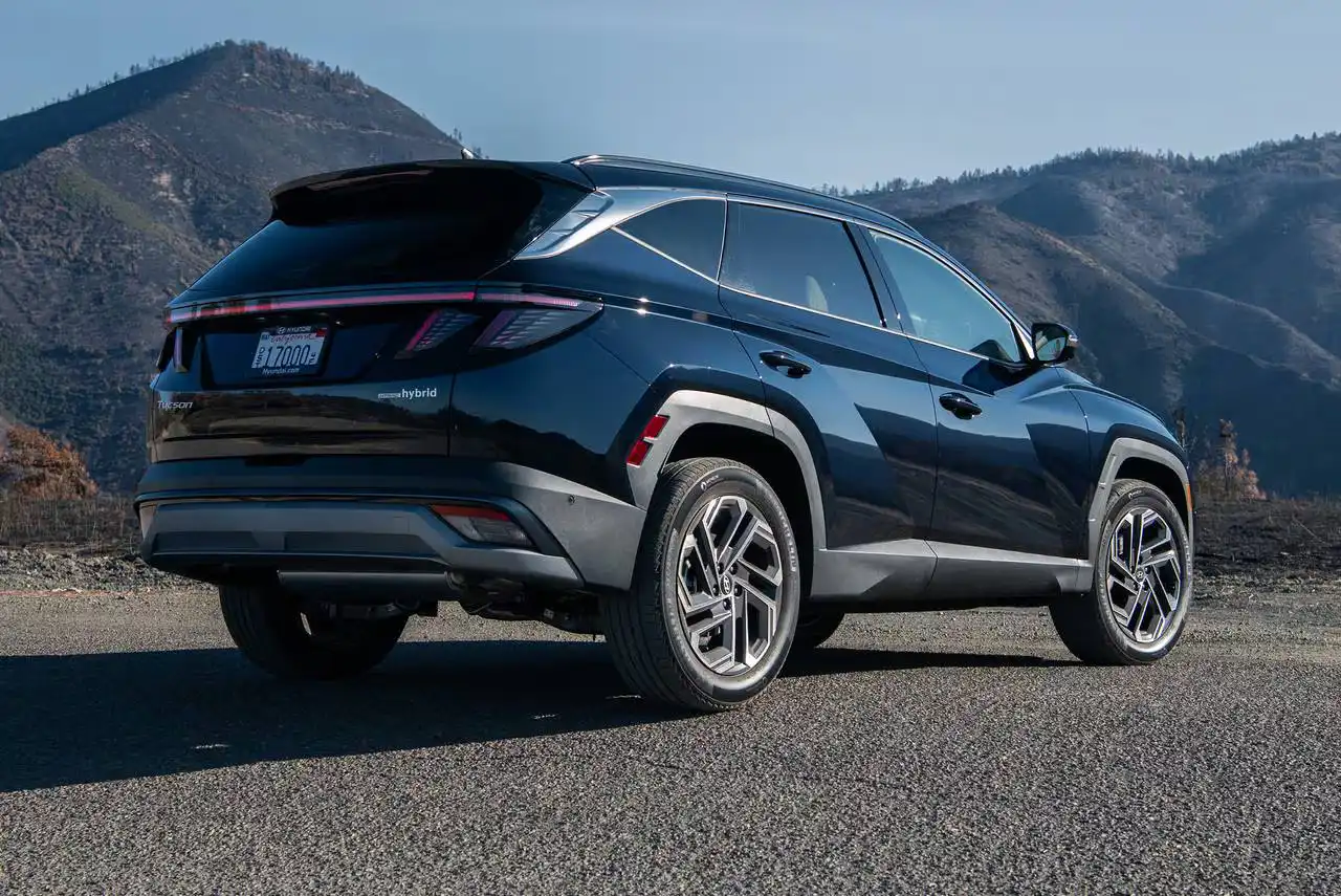 2025-Hyundai-Tucson-10