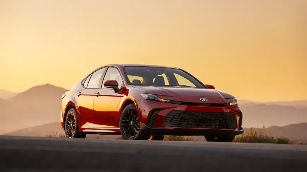 Best-Cars-Under-$30000-2025-Toyota-Camry-1