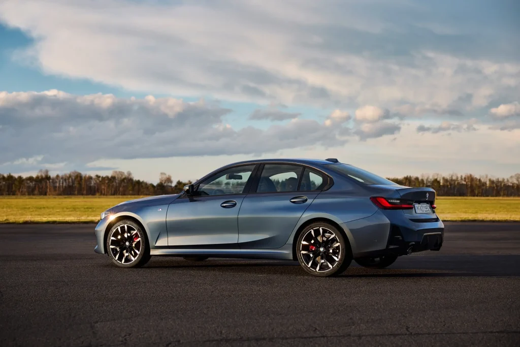 2026-BMW-3-Series-10