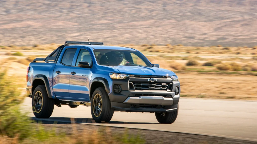 2026-Chevrolet-Colorado-Trail-Boss-Midnight-Edition-11
