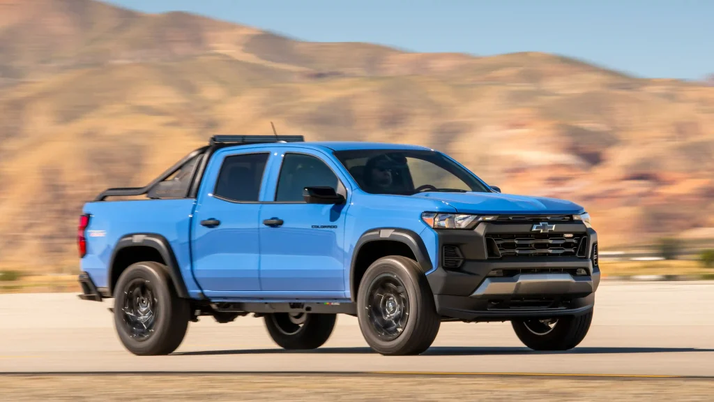 2026-Chevrolet-Colorado-Trail-Boss-Midnight-Edition-13