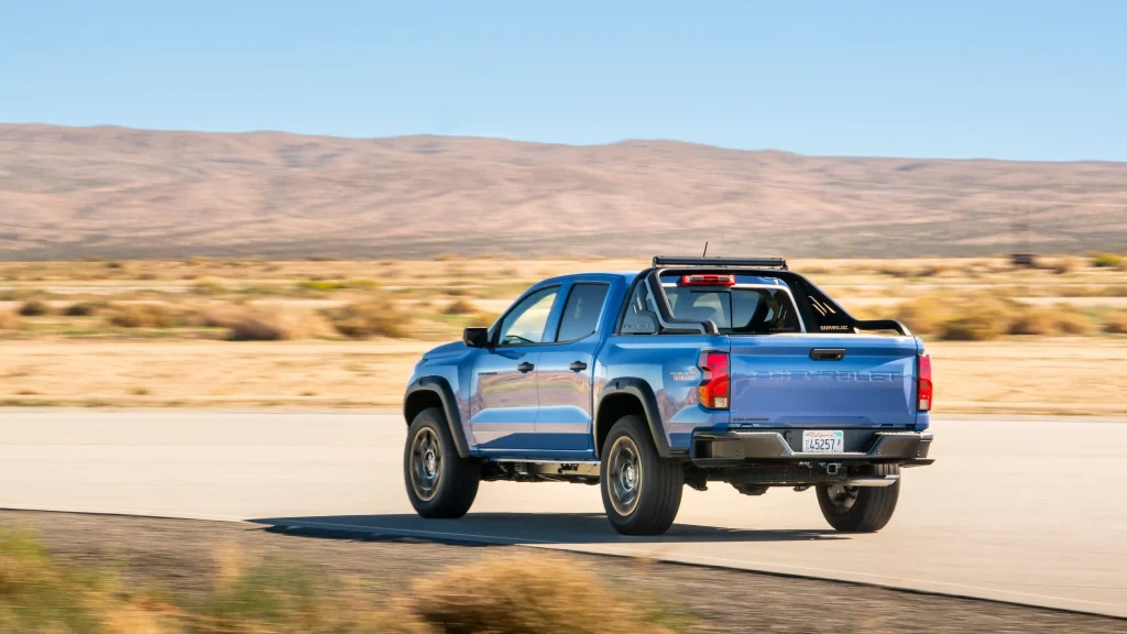 2026-Chevrolet-Colorado-Trail-Boss-Midnight-Edition-14