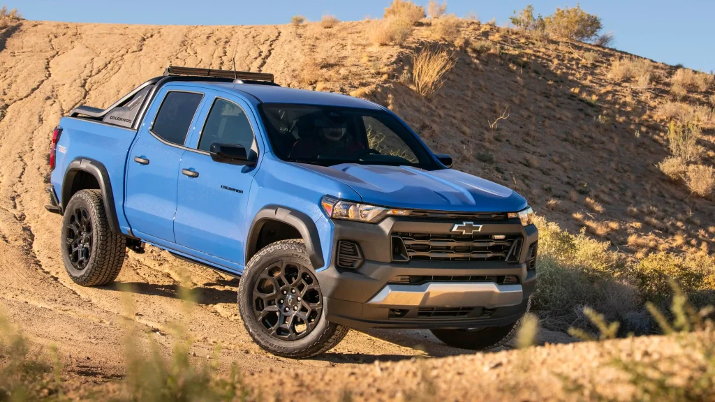 2026-Chevrolet-Colorado-Trail-Boss-Midnight-Edition-2