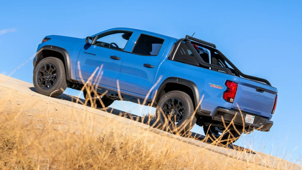 2026-Chevrolet-Colorado-Trail-Boss-Midnight-Edition-3