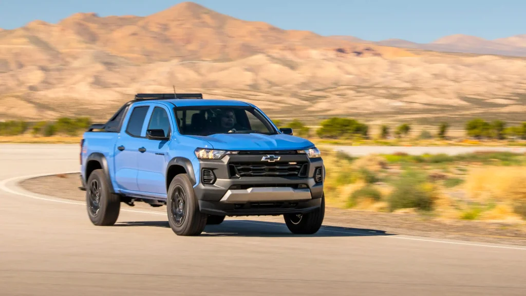 2026-Chevrolet-Colorado-Trail-Boss-Midnight-Edition-4