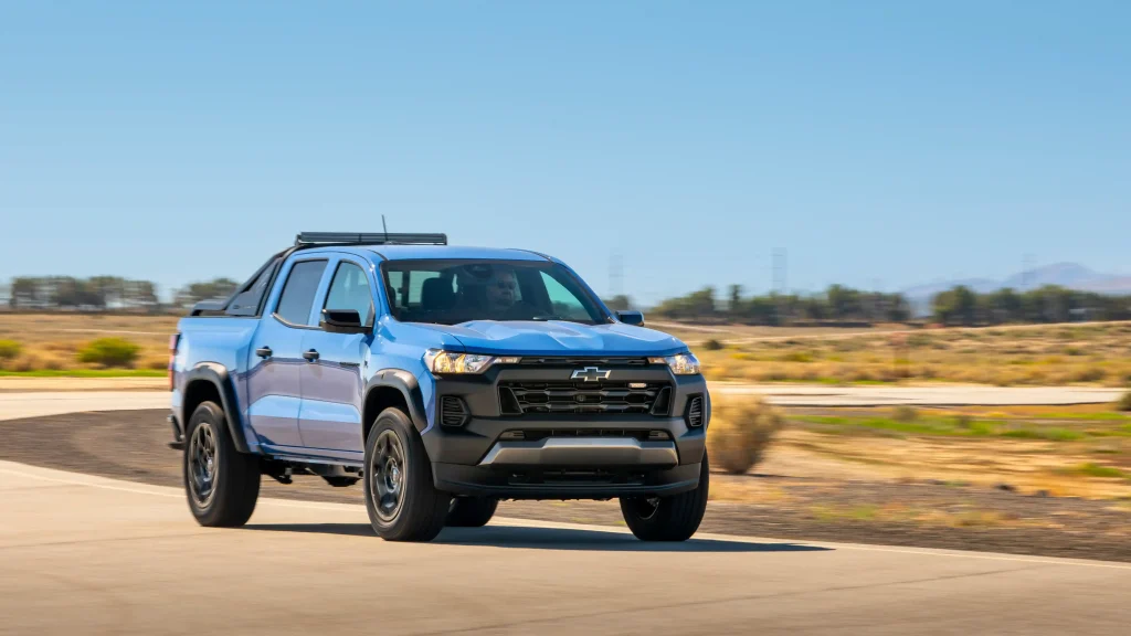 2026-Chevrolet-Colorado-Trail-Boss-Midnight-Edition-8
