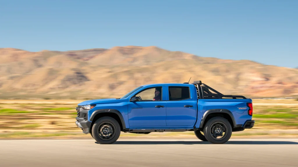 2026-Chevrolet-Colorado-Trail-Boss-Midnight-Edition-9