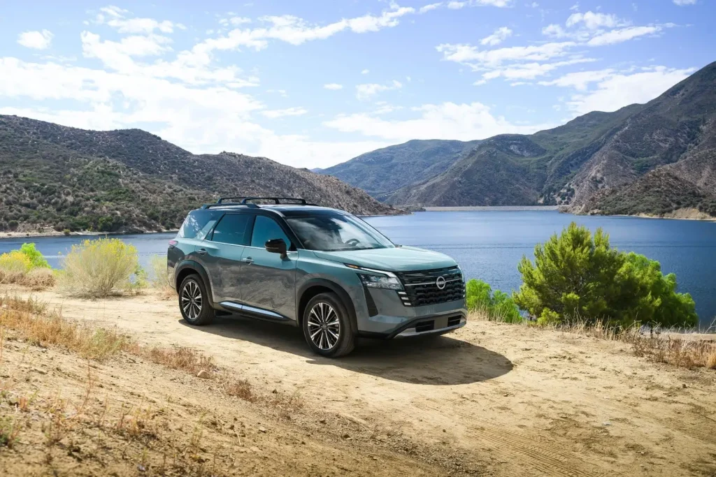 2026-Nissan-Pathfinder-10
