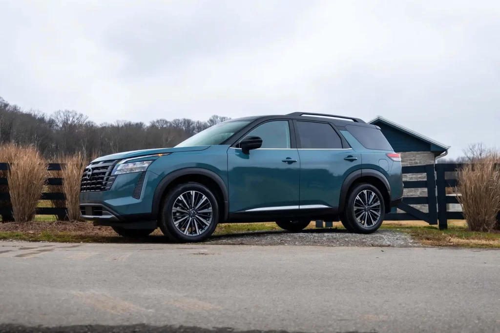 2026-Nissan-Pathfinder-13