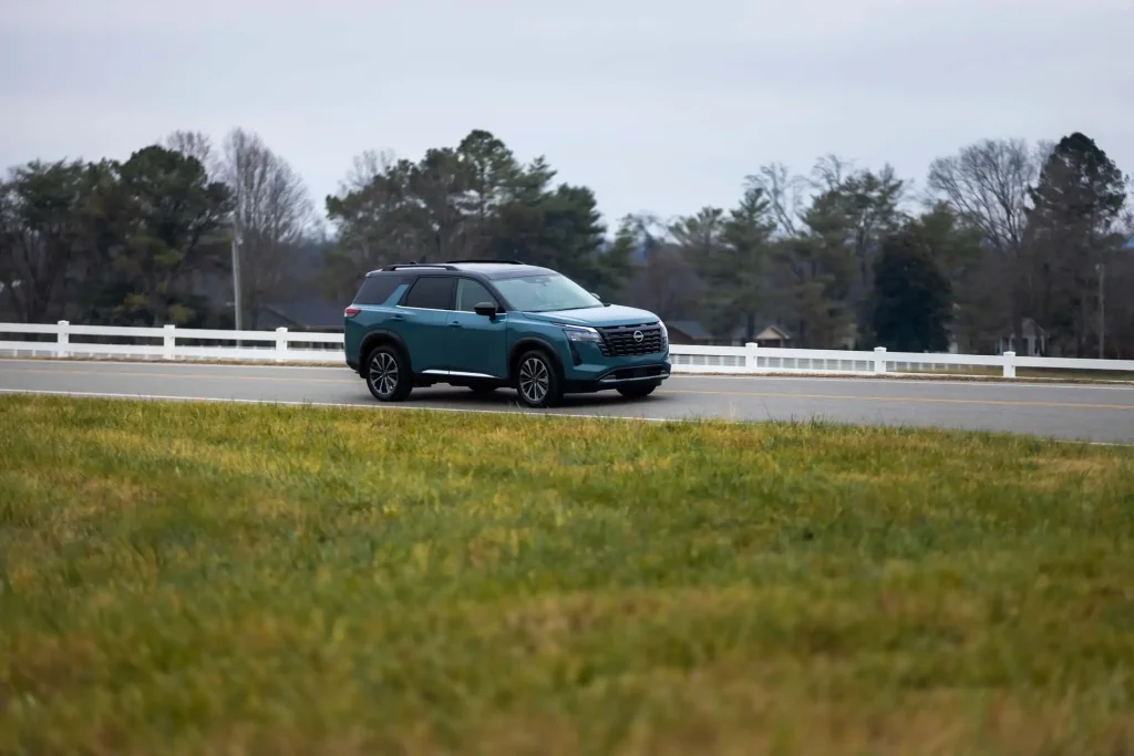 2026-Nissan-Pathfinder-14