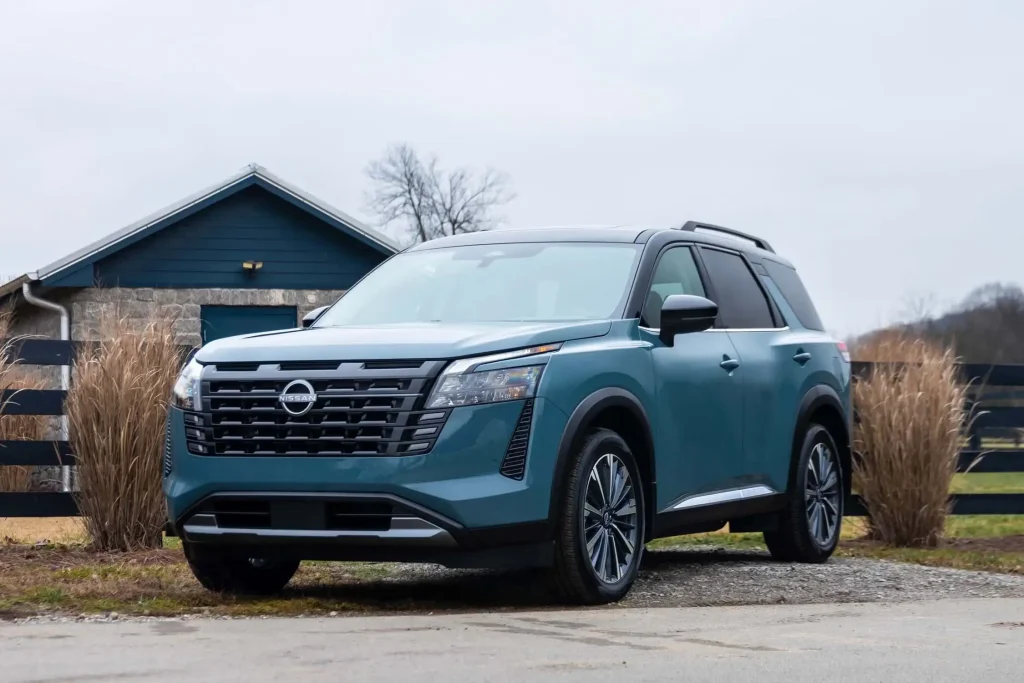 2026-Nissan-Pathfinder-16